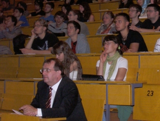 Präsident Prof. Forchel bei der Eröffnung des Open House